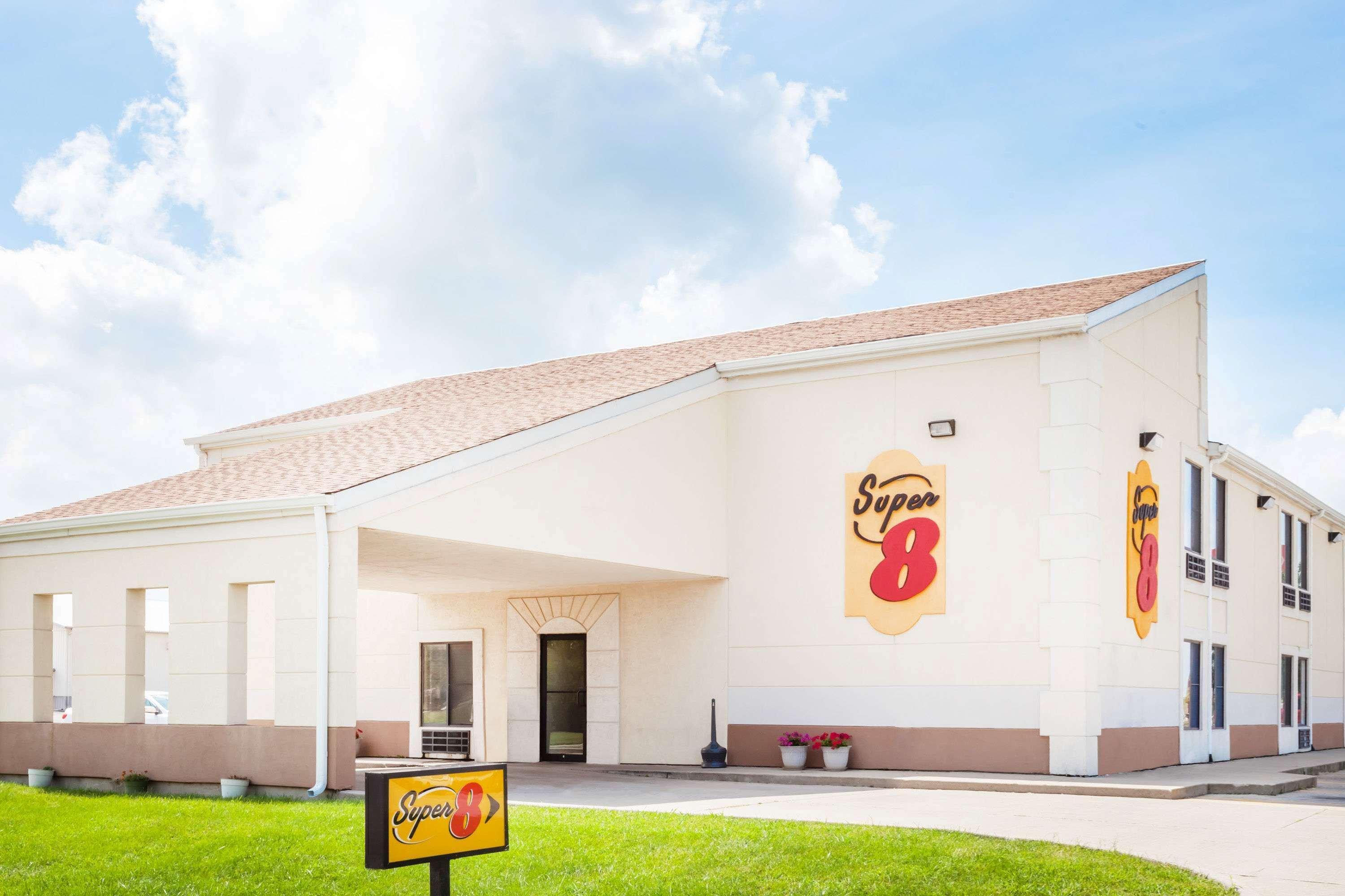 Hotel Super 8 By Wyndham Lincoln Exterior foto